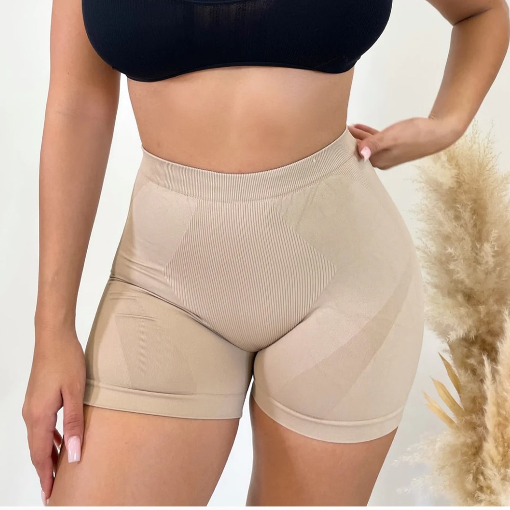 Laura’s Boutique Jimena Girdle nude short girdle